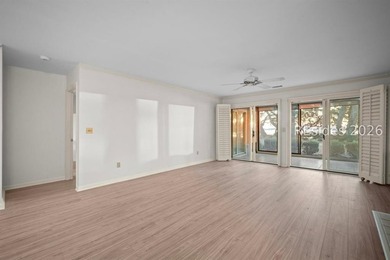 Rare Waterfront Villa in Indian Springs. This end-unit villa - photo 7