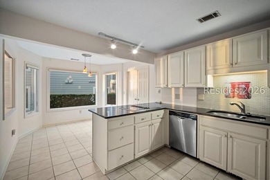 Rare Waterfront Villa in Indian Springs. This end-unit villa - photo 10