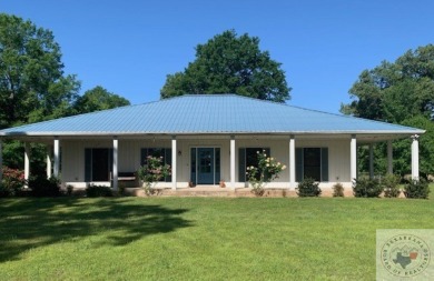 Lake Home For Sale in Hooks, Texas