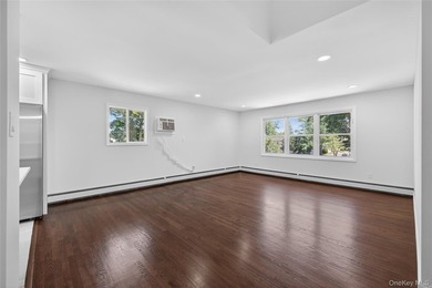 Welcome to this spacious renovated 5-bedroom, 2& half-bathroom - photo 5