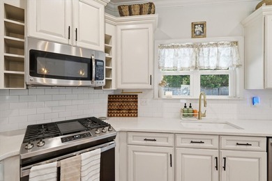 This is the house where everyday living feels like a staycation! - photo 13