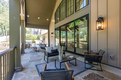 PRIVACY. CRAFTSMANSHIP. LIFESTYLE. NEW CUSTOM HOME PERFECTLY - photo 13