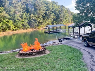 REDUCED PRICE $1,149 ,000! Very private, custom D-log home with - photo 27