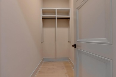 PRIVACY. CRAFTSMANSHIP. LIFESTYLE. NEW CUSTOM HOME PERFECTLY - photo 34