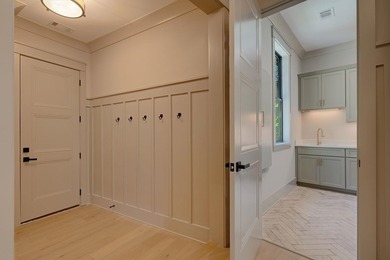 PRIVACY. CRAFTSMANSHIP. LIFESTYLE. NEW CUSTOM HOME PERFECTLY - photo 37