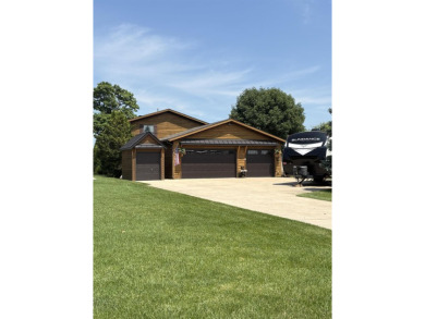Lake Home For Sale in Winneconne, Wisconsin