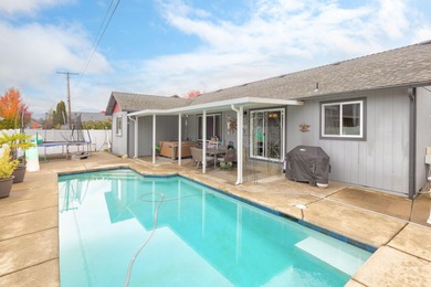 Rogue River Home For Sale in Grants Pass Oregon