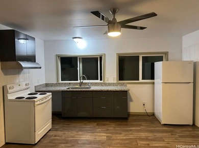Rare opportunity to own two newer homes on a spacious lot, ideal - photo 2