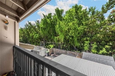 UPDATED & LARGEST floor plan in Shady Hollow, perfectly located - photo 3