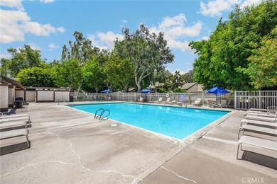UPDATED & LARGEST floor plan in Shady Hollow, perfectly located - photo 4