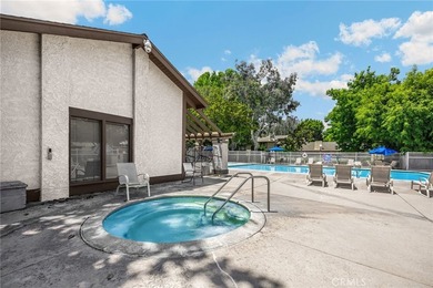 UPDATED & LARGEST floor plan in Shady Hollow, perfectly located - photo 5