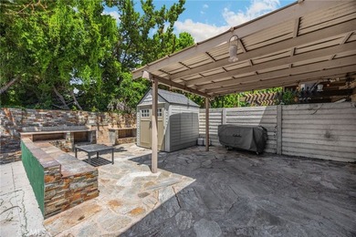 UPDATED & LARGEST floor plan in Shady Hollow, perfectly located - photo 8