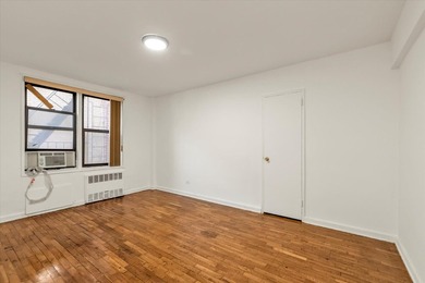 Welcome to this oversized junior four co-op located in the heart - photo 11