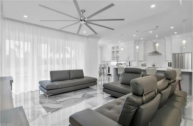 Bright and airy LAKEFRONT residence extensively redesigned with - photo 11