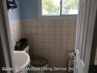 2 bed, 1.5 baths Cape currently being used as a Dentist's Office - photo 11