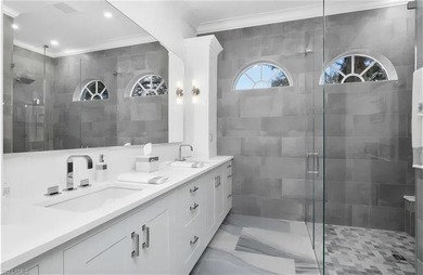 Bright and airy LAKEFRONT residence extensively redesigned with - photo 12