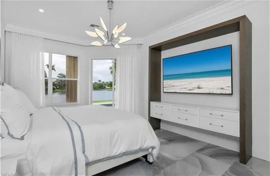 Bright and airy LAKEFRONT residence extensively redesigned with - photo 13