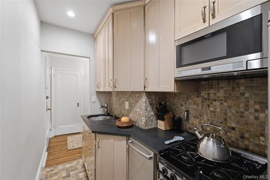 Come experience this beautiful pre-war one bedroom, one bathroom - photo 14