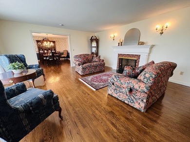 Welcome home to this stunning custom Ranch, featuring a barn - photo 15