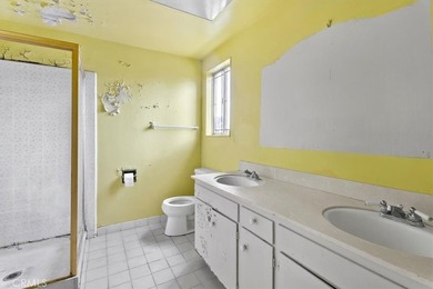 Presenting an incredible opportunity to remodel and customize - photo 16