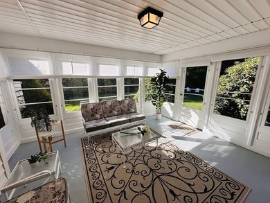 Welcome home to this stunning custom Ranch, featuring a barn - photo 18