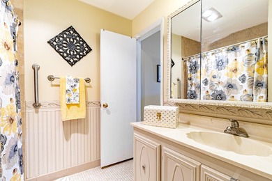 Beautifully maintained 2-bedroom, 1.5-bath condo in the - photo 18