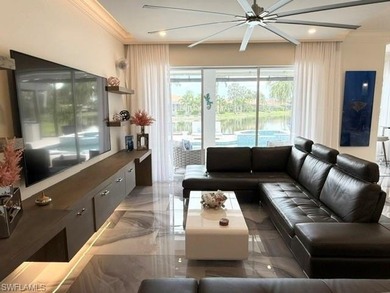 Bright and airy LAKEFRONT residence extensively redesigned with - photo 26