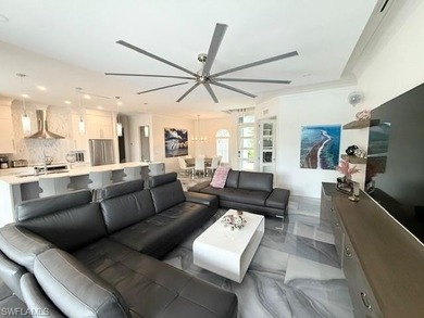 Bright and airy LAKEFRONT residence extensively redesigned with - photo 27