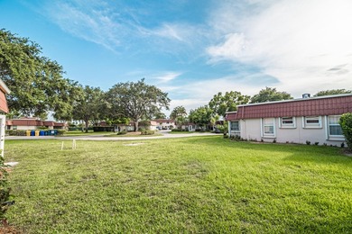 Beautifully maintained 2-bedroom, 1.5-bath condo in the - photo 27