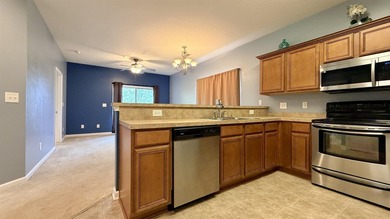 Vacant and completely move-in ready, this exceptional top-floor - photo 4