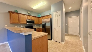 Vacant and completely move-in ready, this exceptional top-floor - photo 5