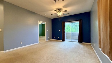 Vacant and completely move-in ready, this exceptional top-floor - photo 8