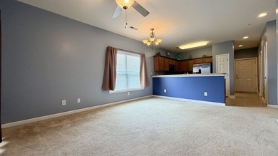 Vacant and completely move-in ready, this exceptional top-floor - photo 10