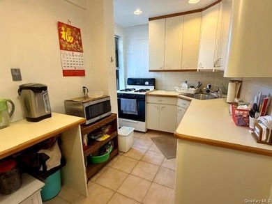 Welcome to Windsor Park Co-op, where resort-style living meets - photo 7