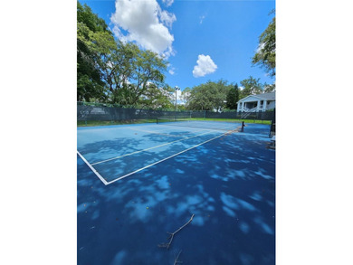 Enjoy easy access with First-Floor convenience in Regency Park - photo 3
