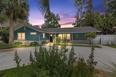 Turn-key, fully renovated beach home in the highly sought-after - photo 2