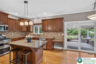 Beautifully maintained 4-Bedroom home on close to a half acre - photo 15