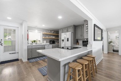 Welcome to your private lakefront retreat, perfectly positioned - photo 16