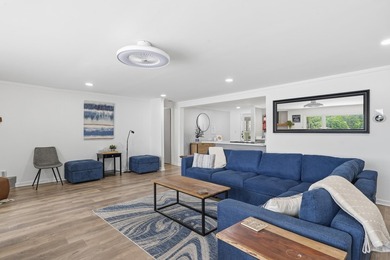 Welcome to your private lakefront retreat, perfectly positioned - photo 20