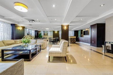 Penthouse living done right at Novo 64 in Forest Hills. This - photo 23