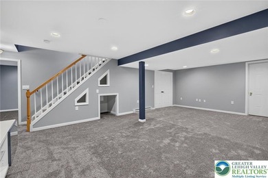 Beautifully maintained 4-Bedroom home on close to a half acre - photo 42