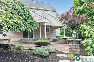 Beautifully maintained 4-Bedroom home on close to a half acre - photo 49