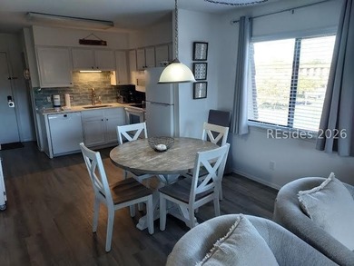 Beautifully updated, fully furnished 2-bedroom, 2-bath end-unit - photo 3