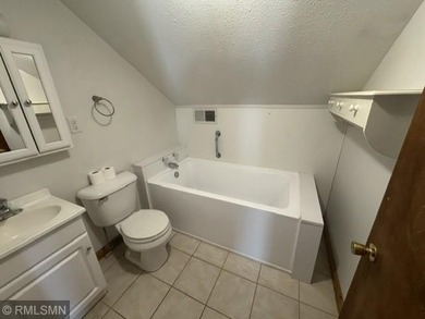 Very nice family home with 3 bedrooms and 2 baths. Additional - photo 11