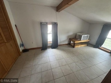 Very nice family home with 3 bedrooms and 2 baths. Additional - photo 14