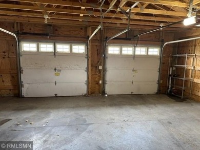 Very nice family home with 3 bedrooms and 2 baths. Additional - photo 20