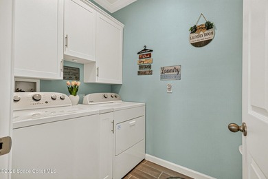 Stunning updated 4/3/3 home has 2,324 sq. ft. of modern comfort - photo 28