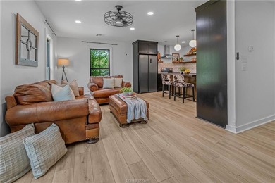 PASTURES, PONDS & PRIVACY: Located between Dallas, Houston &