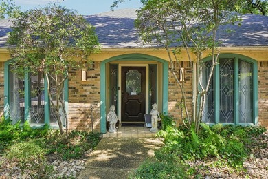 Welcome to this beautiful 4-bedroom, 3-bathroom home offering 2 - photo 3