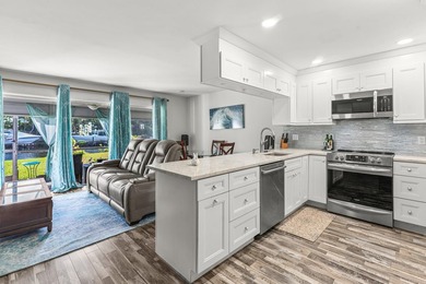 Beautifully updated waterfront 1-bedroom, 1-bath residence in - photo 8